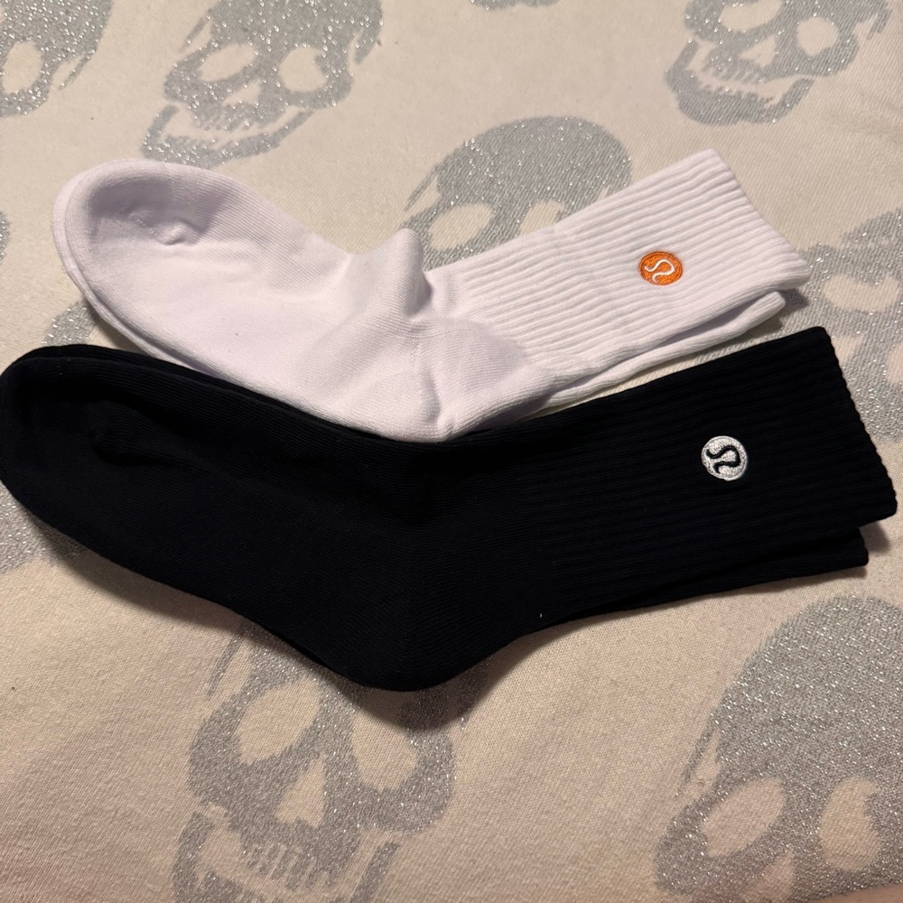 Lululemon athletics Black and White Socks Set NWOT m/l